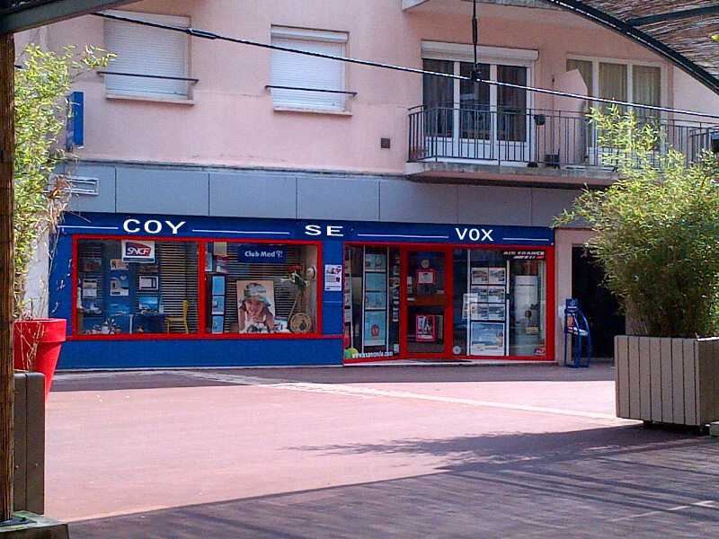 MAUREPAS (78) VENTE EN VIAGER Dame 69 ans Monsieur 77 ans murs de boutique occupés de 46m²