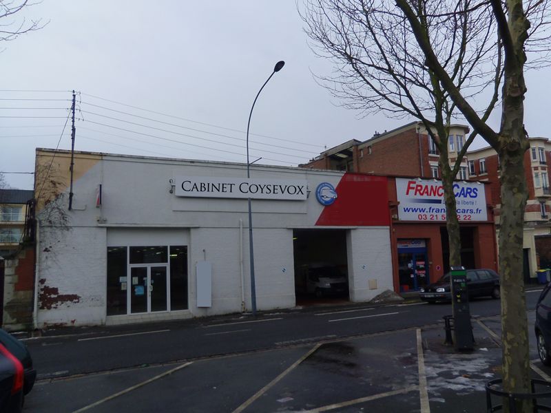 ARRAS (62) murs de 736m² occupés par centre CARGLASS 