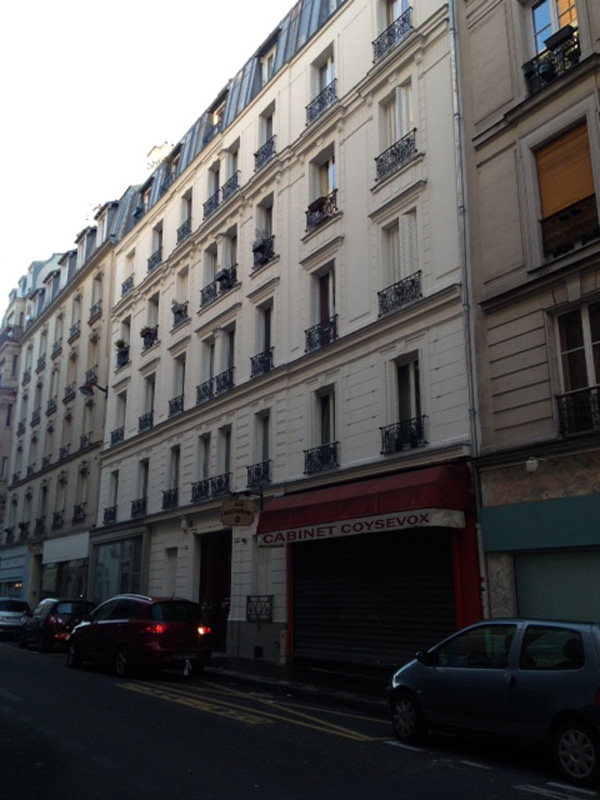 PARIS Courcelles (75017) murs de restaurant libres de bail de 67m²