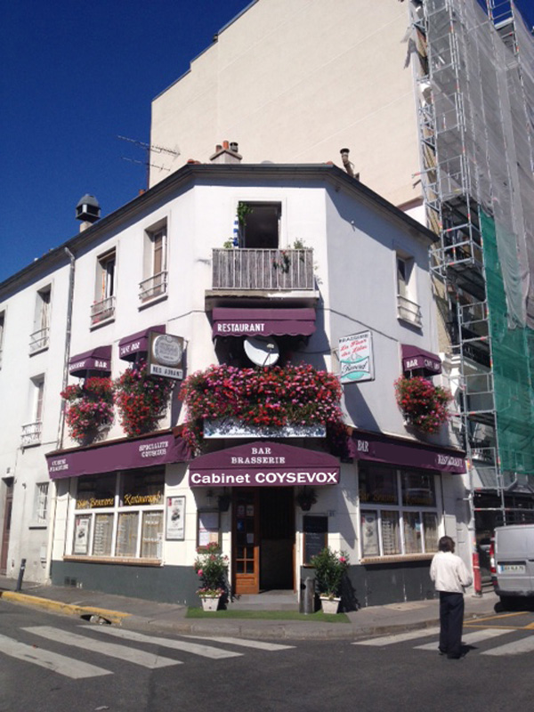 LES LILAS (93) PARIS 1ère couronne murs de restaurant en angle de rue occupés de 47m² + appartement de 32m²