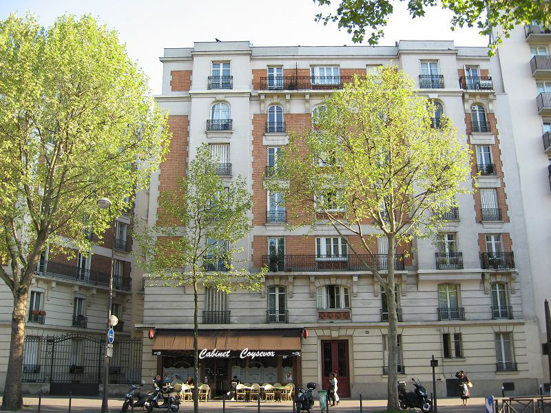 PARIS (75018) Boulevard des maréchaux - murs de restaurant loués de 59 m²