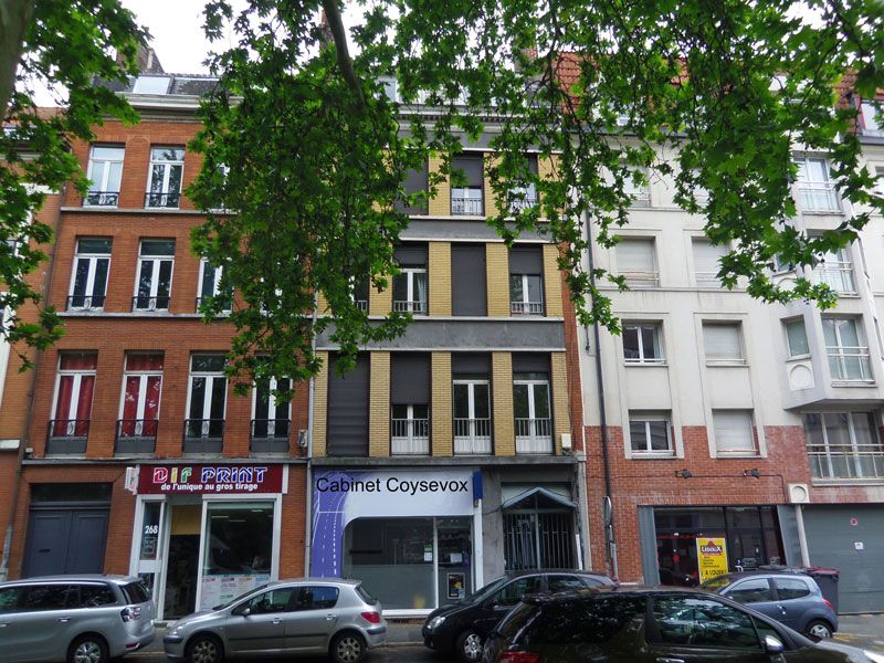 LILLE (59) : murs de 36m² loués par auto-école par bail de 6 ans en date 01/06/2008 