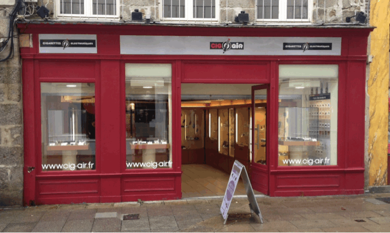 ALENCON (61) murs de 70 m² occupés par commerce de cigarettes électroniques 