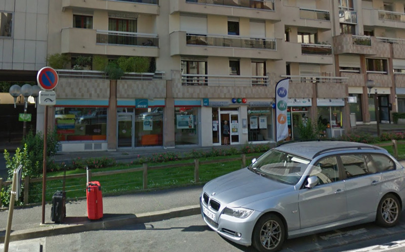 SEVRES (92) murs de boutique de 116m² occupés par enseigne