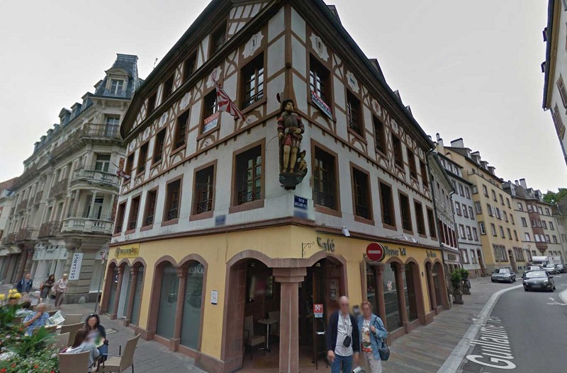 MULHOUSE (68) emplacement n°1 quartier cathédrale, murs de cafe-bar de 69m²