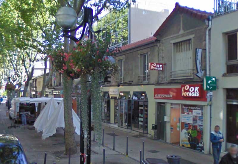 AULNAY-SOUS-BOIS (93) emplacement n°1 vente en bloc de 2 murs de boutique