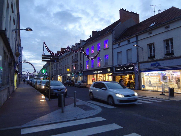 VITRY-LE-FRANÇOIS (51) Emplacement n°1 : Immeuble en pleine propriété d'environ 250 m² occupé par vente de pains-patisseries