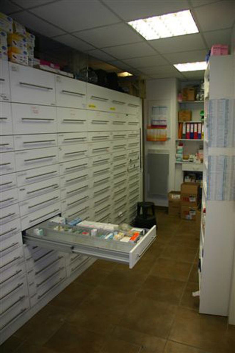 BLAYE (33) murs de pharmacie occupés de 163 m² + cave