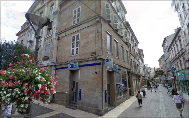 SAINT-CHAMOND (42) murs de 257 m² occupés par banque CIC 