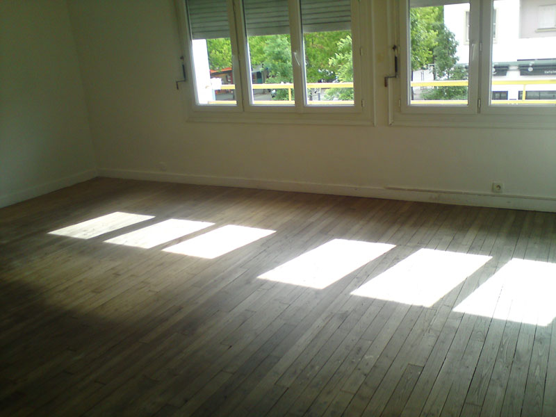 SAINT-NAZAIRE (44) République - murs de boutique d'angle de 57 m² + appartement 4 Pièces de 104,03 m² l