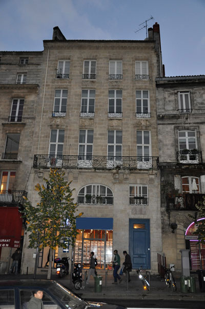 BORDEAUX (33) cours Victor Hugo - Murs de boutique loués