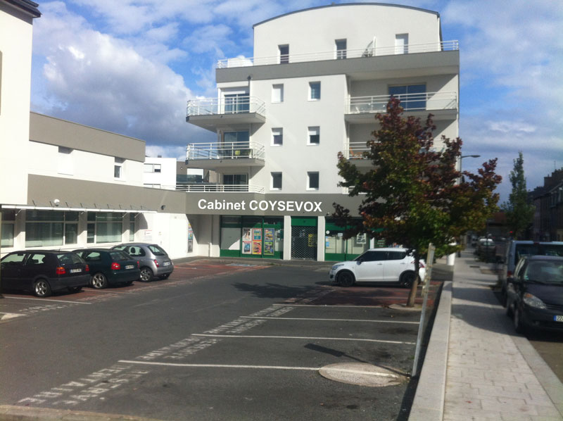 SAINT-BRIEUC (22) murs occupés par groupe Casino par bail ferme de 9 ans 