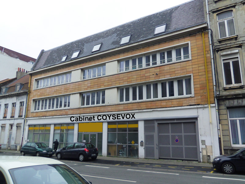 LILLE (59) murs commerciaux de 690m² + cave de 69m² et parkings 
