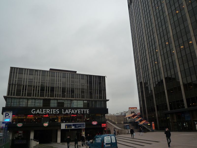 PARIS (75015) Centre commercial Montparnasse - cellule commerciale louée par Enseigne